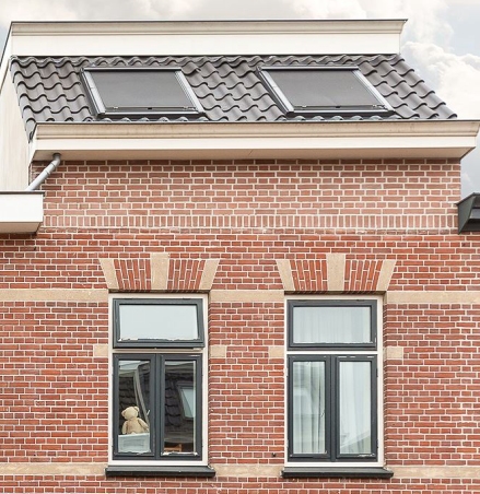 Dakopbouw schuin dak met zinken delen